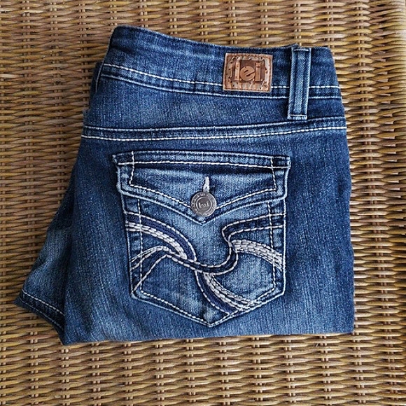 l.e.i. - Picture 2 of 7